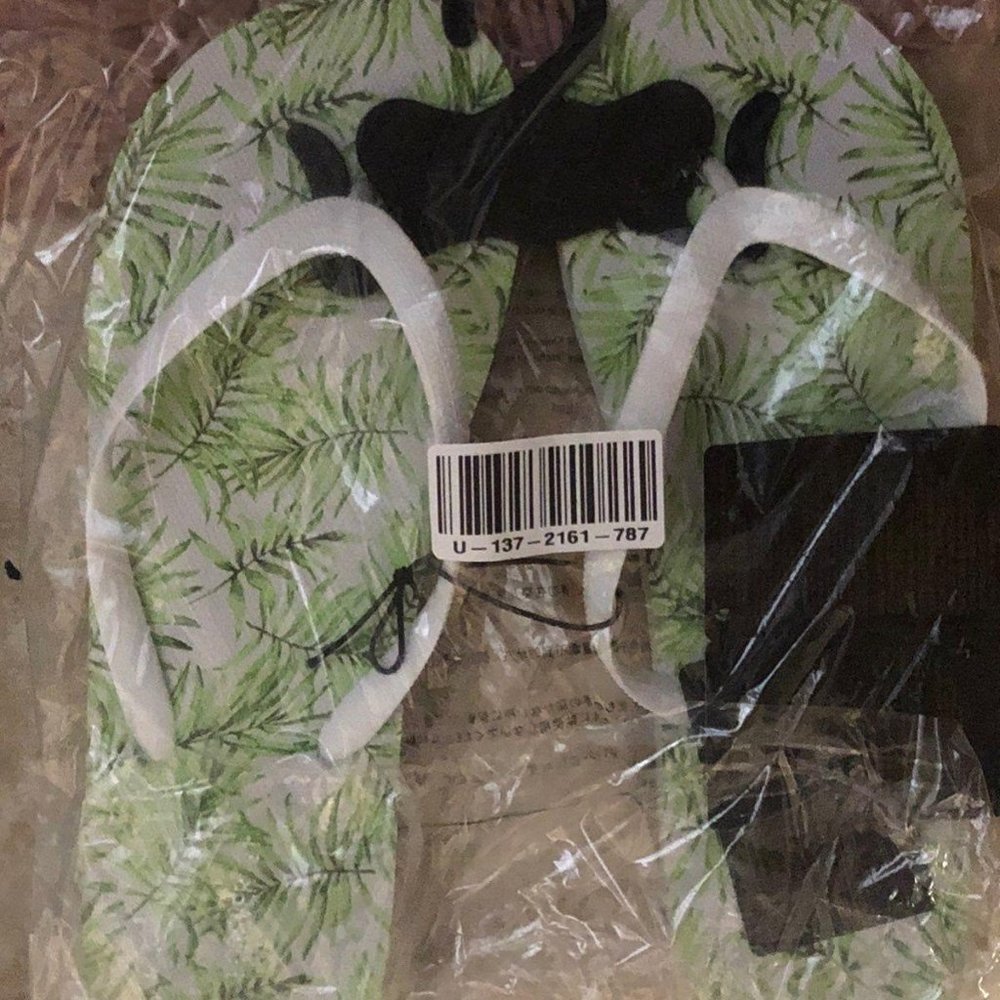 New Women’s Flip Flops leaf print S,M,L